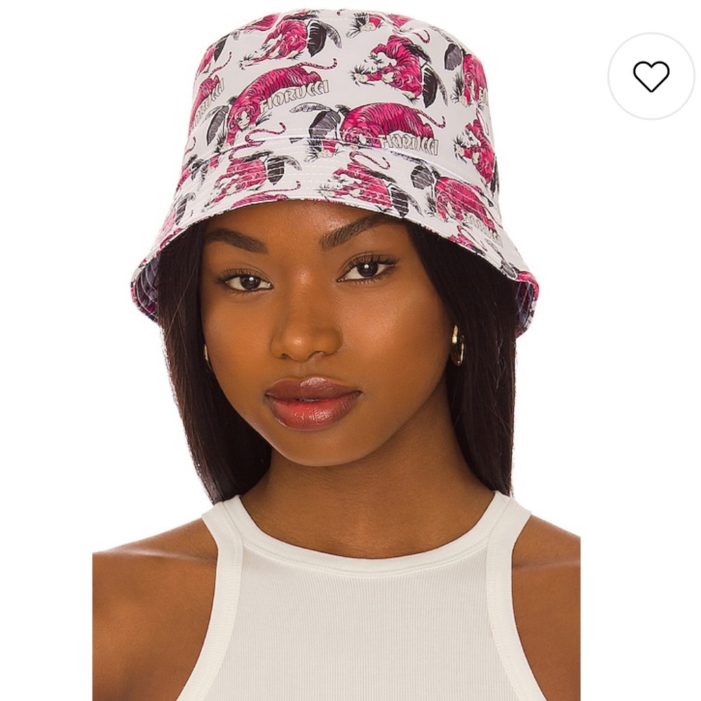 SOLD __ NWOT Tiger Bucket Hat